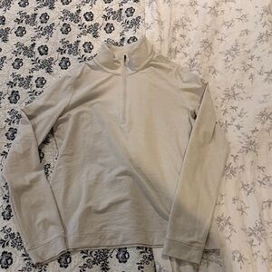 Vuori Women’s Zip Up Sweater in Cream